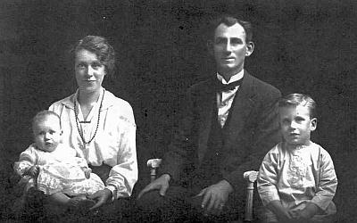 Baby Dulcie, Elsie, Bill and son Ross