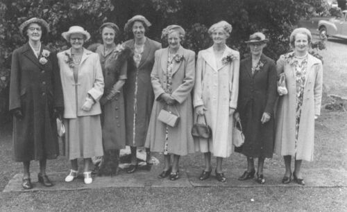 Florrie, Evelyn, Myrtle, Phyllis, Agnes, Isabel, Leonie and Freda