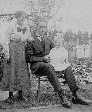 Parents Les and Ann with daughter Nola