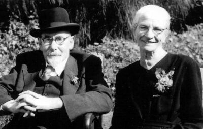 Kate and Bob Davie celebrate Golden Wedding 1957