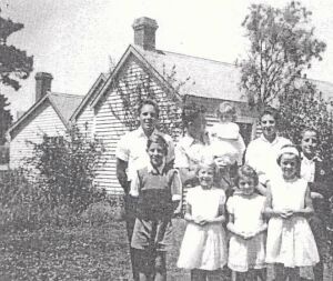 TaiTapu Farm - Back row: Warren, Ivan, Sue, Vernon, Keven; Front; Lawrence, Marion, Daphne, Jeanette